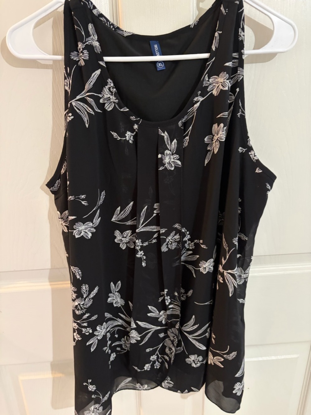 Black White Floral Sleeveless Blouse XL Flowy Chiffon Tank Top